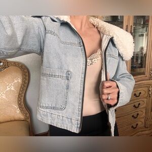 Women’s Levi’s small denim jacket